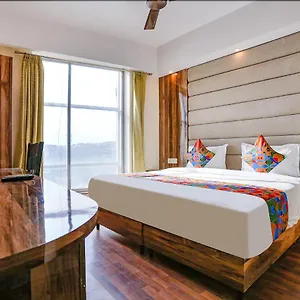 *** Hotel Fabexpress Kapashera Residency Near Igi Airport New Delhi India